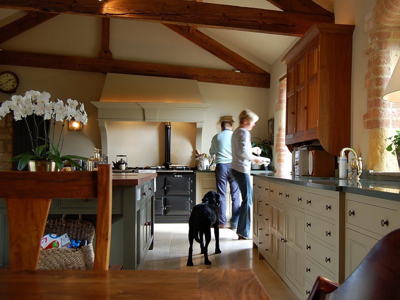 английская печь AGA с двумя духовками