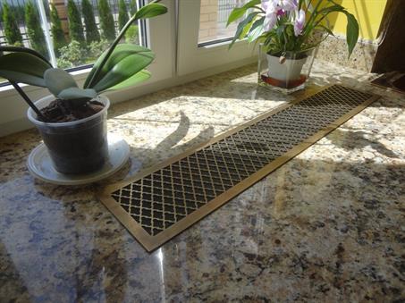 столешница из гранита для кухни в средиземноморском стиле