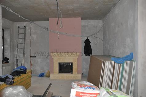 планировка гостиной с камином в загородном доме