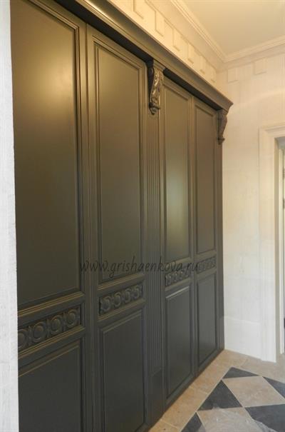 элитный дизайн интерьера прихожей в загородном доме